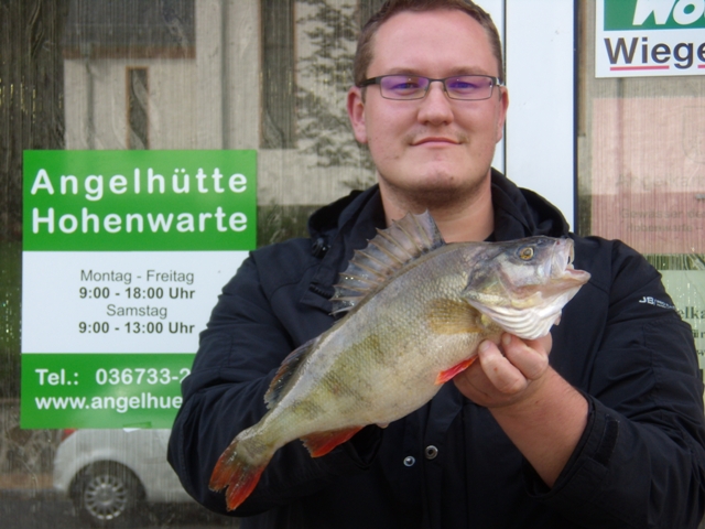 Kevin Nordhaus -  Barsch 
 40 cm - 1050 gr 
 Talsperre Hohenwarte 
 Spinner 
 10.07.2012 